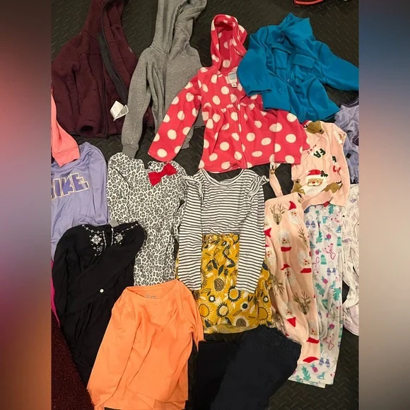 Toddler Girls Size 5T Clothing Bundle 22+ pieces - Picture 3 of 6